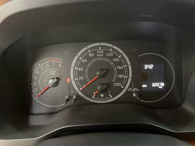 Toyota HiAce 2022 thumb 2