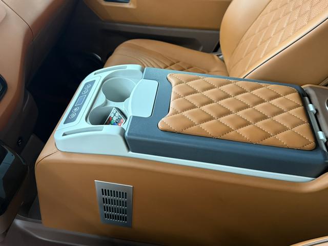 Toyota HiAce 2022 thumb 4