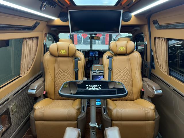 Toyota HiAce 2022 thumb 10