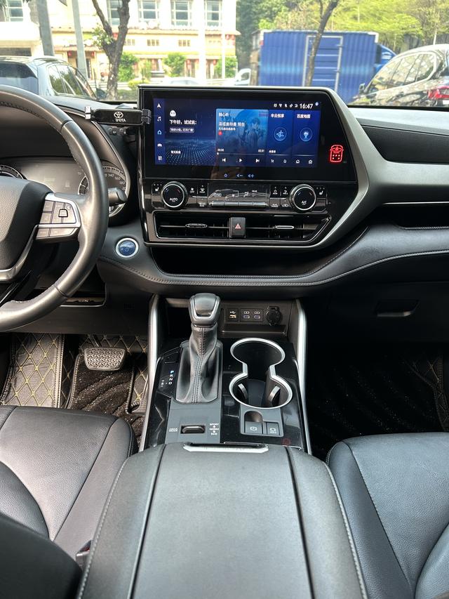 Toyota Highlander 2022 thumb 3