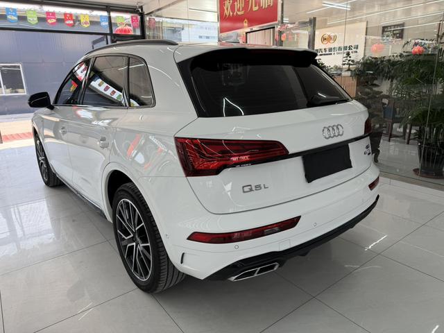 Audi Q5 2024 thumb 3