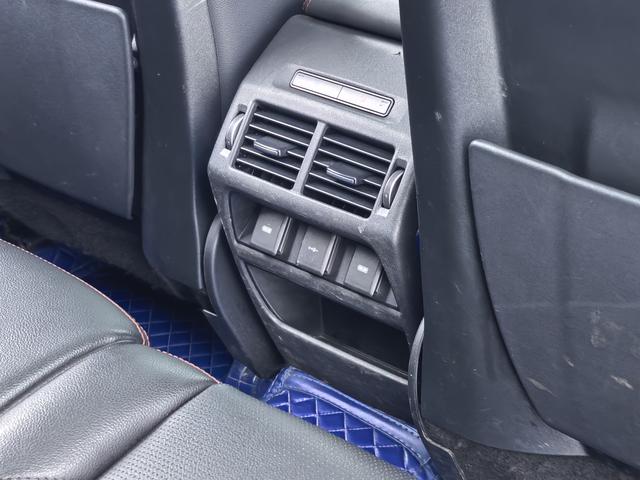 Land Rover Discovery Sport 2022 thumb 9
