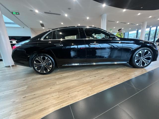 Mercedes-Benz E-Class 2024 thumb 6
