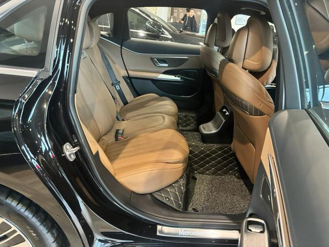 Mercedes-Benz E-Class 2024 thumb 7