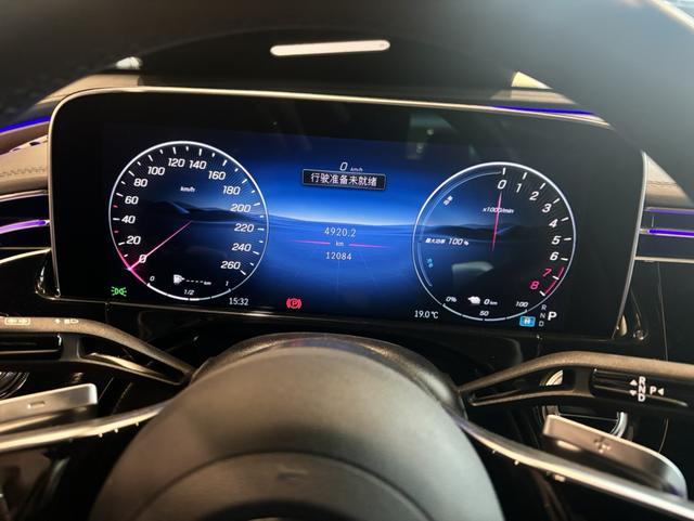 Mercedes-Benz E-Class 2024 thumb 9