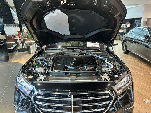 Mercedes-Benz E-Class 2024 thumb 10