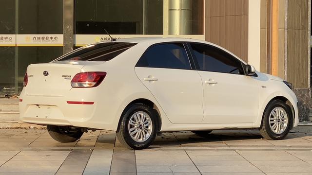 Kia Pegas 2020 thumb 3
