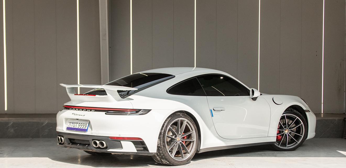 Porsche 911 2023 thumb 3
