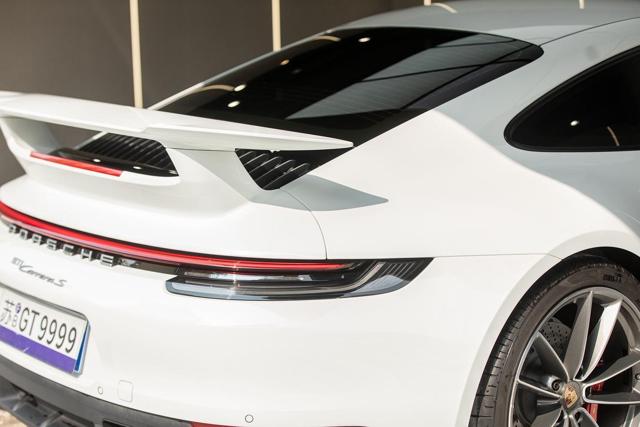 Porsche 911 2023 thumb 5