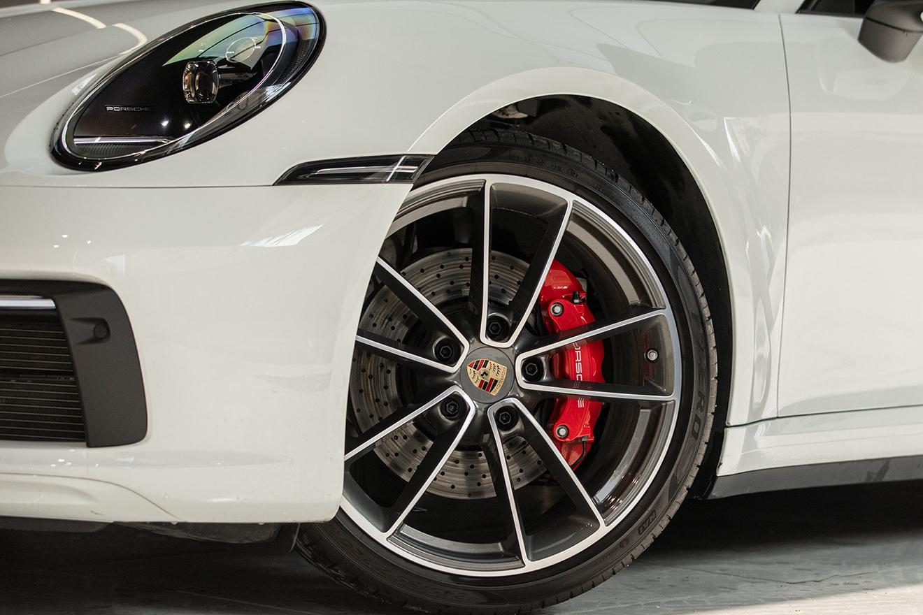Porsche 911 2023 thumb 6