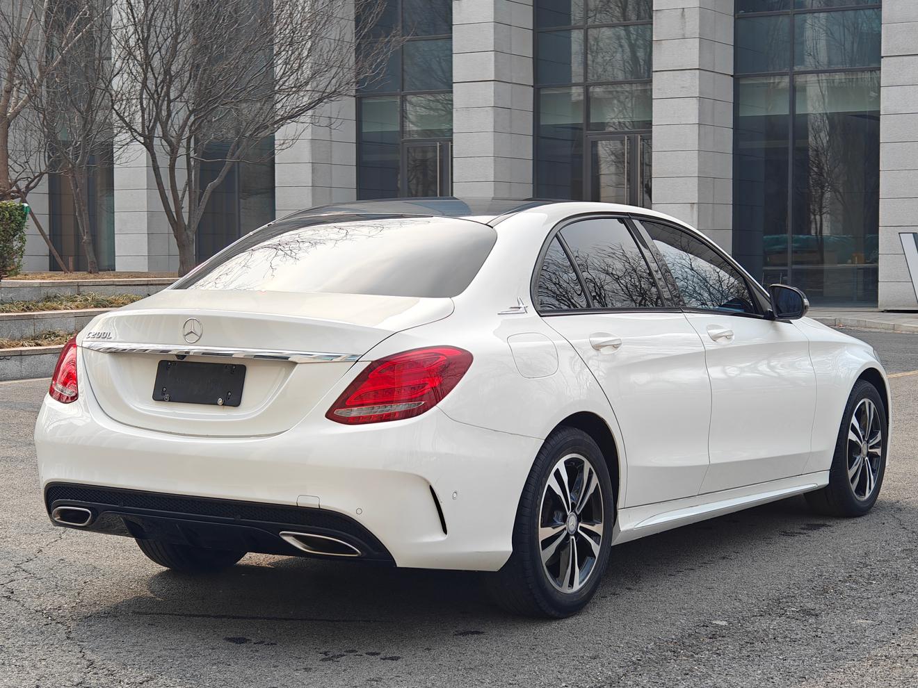 Mercedes-Benz C-Class 2016 thumb 4