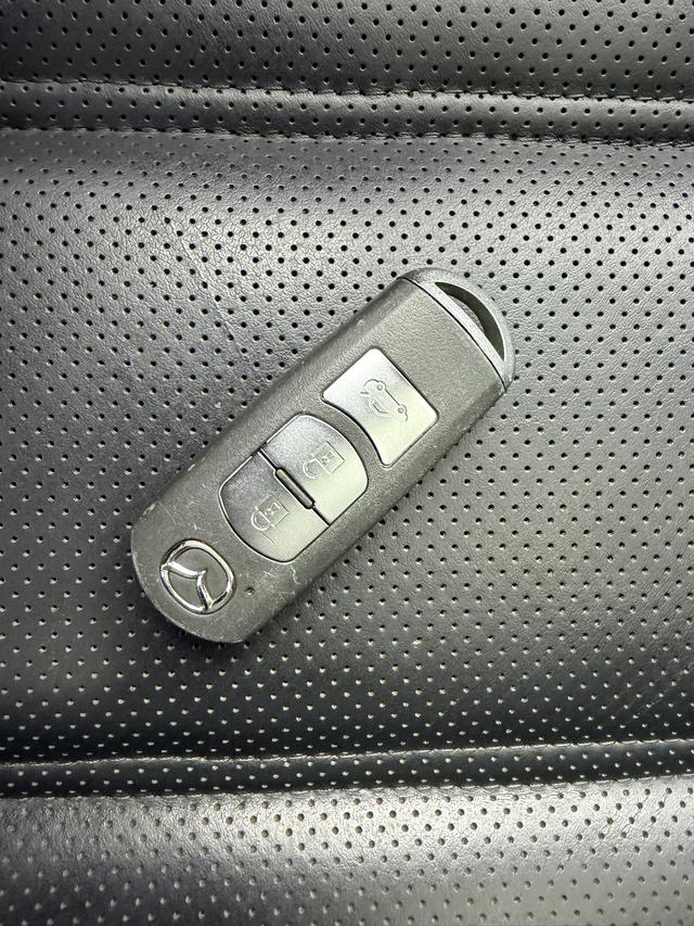 Mazda Atenza 2015 thumb 9