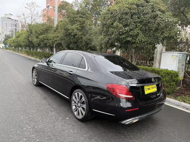 Mercedes-Benz E-Class 2016 thumb 3