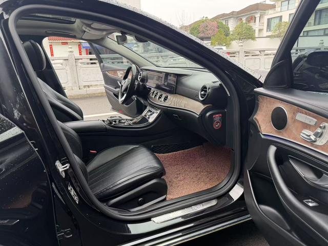 Mercedes-Benz E-Class 2016 thumb 12