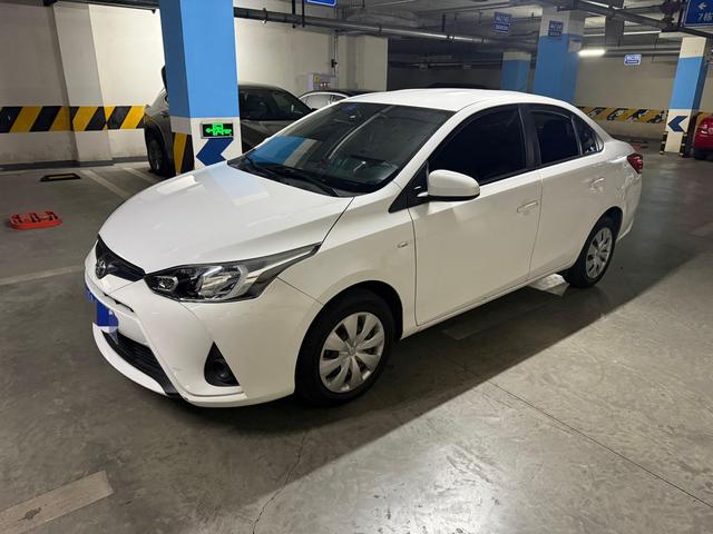 Toyota Yaris 2017 thumb 4