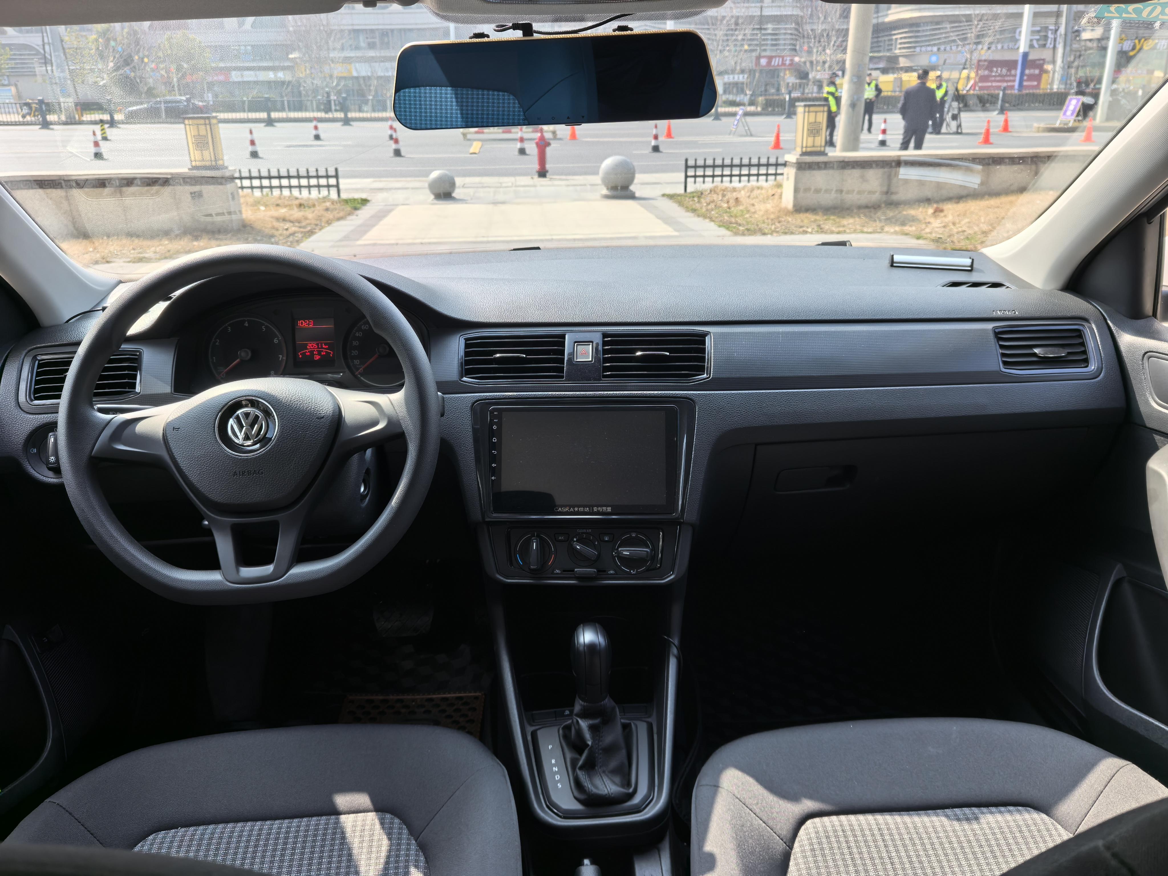 Volkswagen Santana 2019 thumb 6