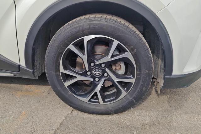 Toyota C-HR 2020 thumb 8