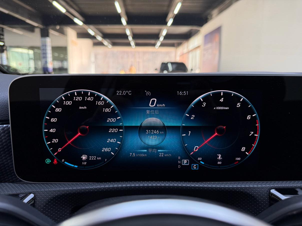Mercedes-Benz A-Class 2019 thumb 9