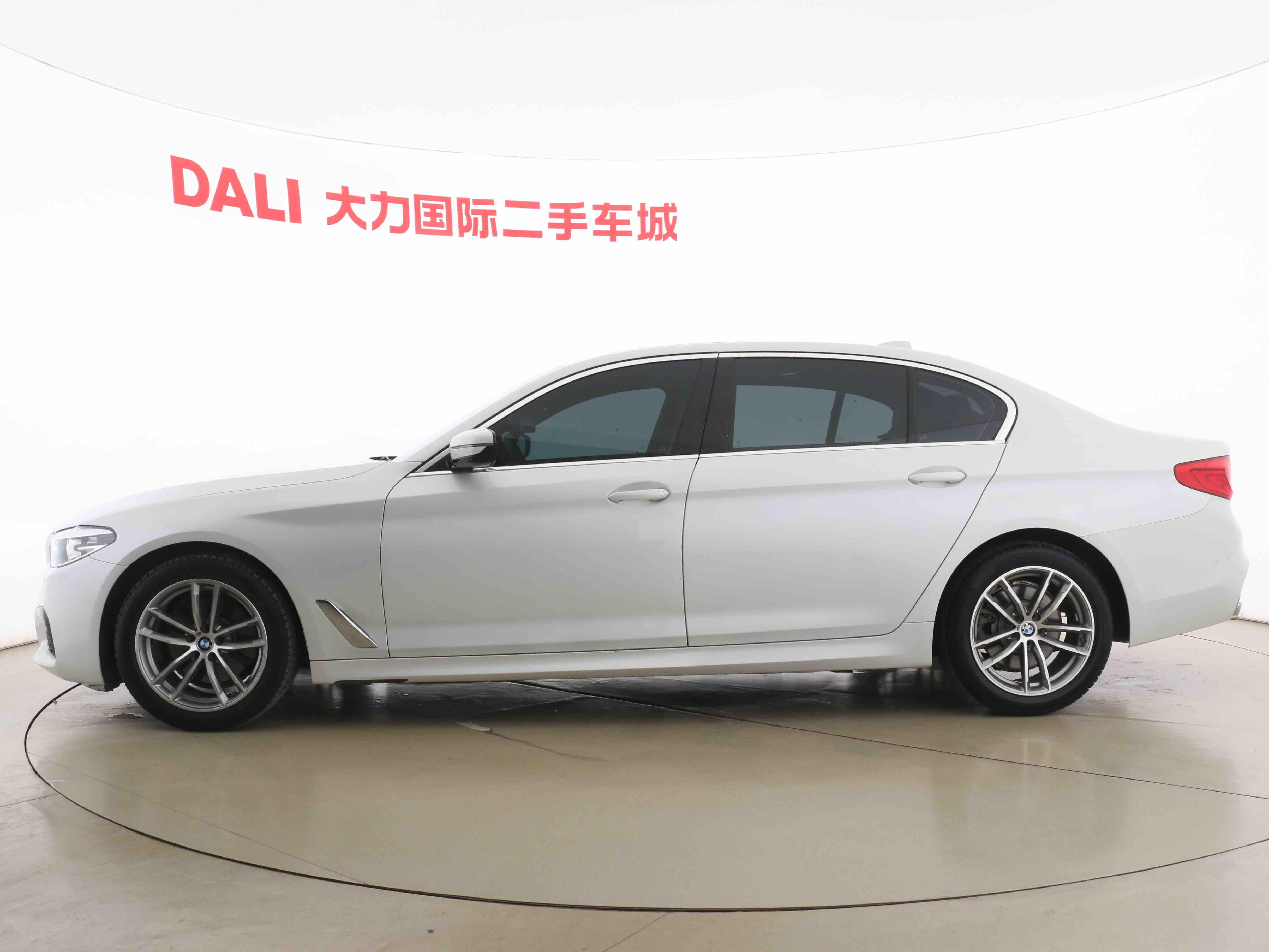 BMW 5 серии 2020 thumb 2