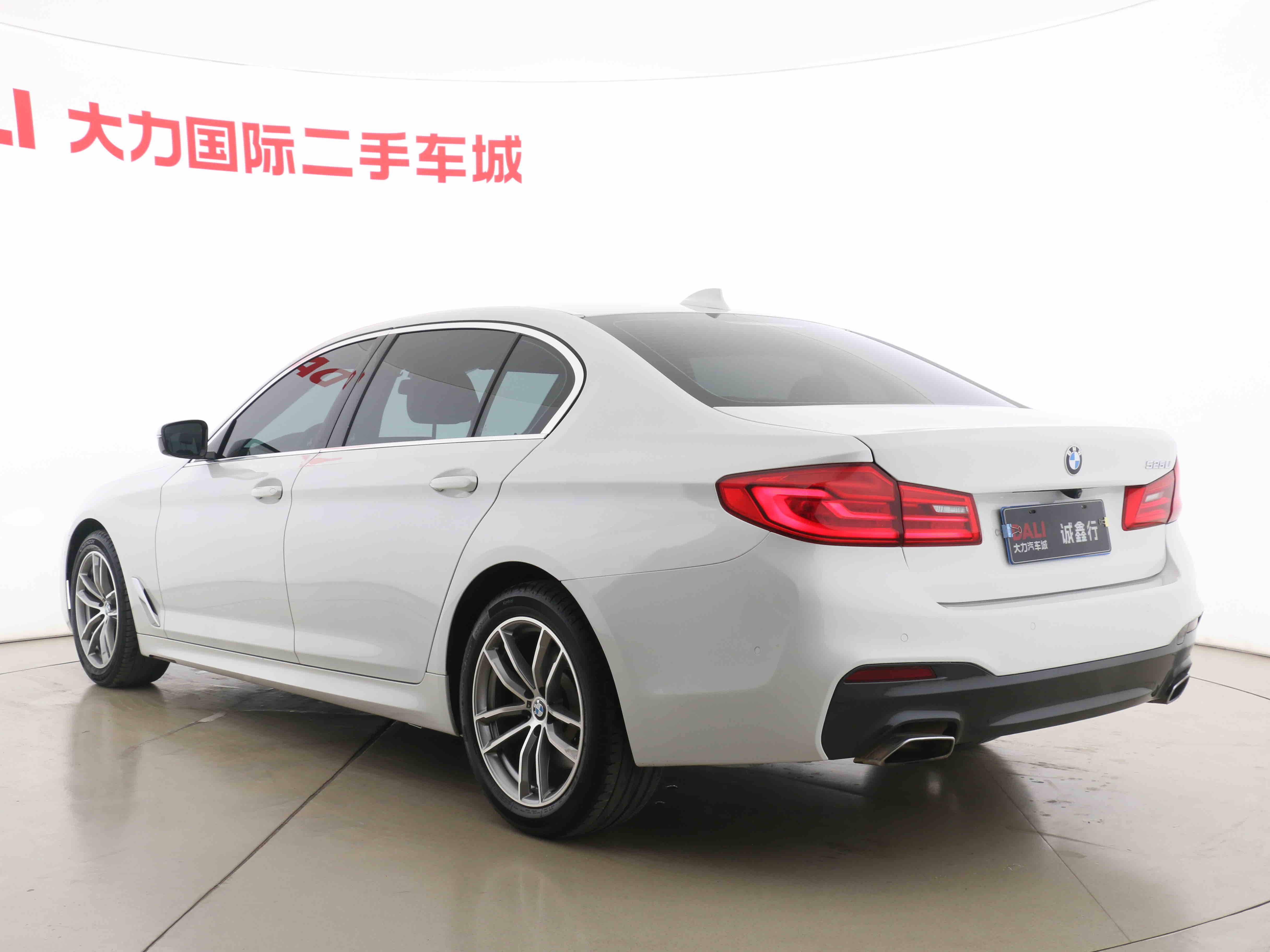 BMW 5 серии 2020 thumb 3