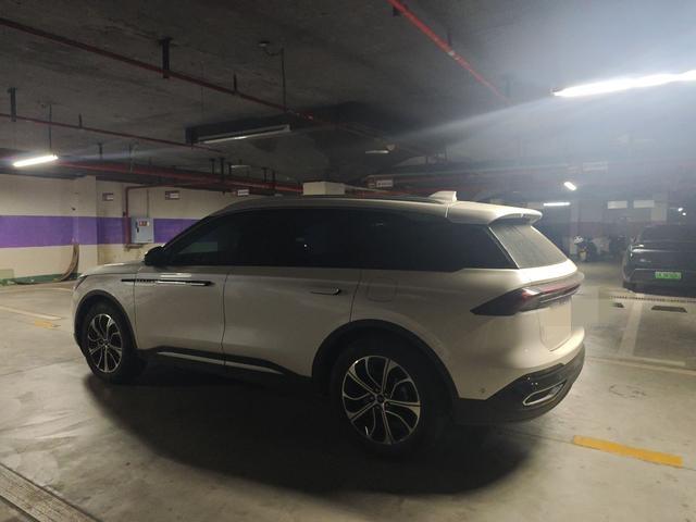 Lincoln Navigator 2023 thumb 8