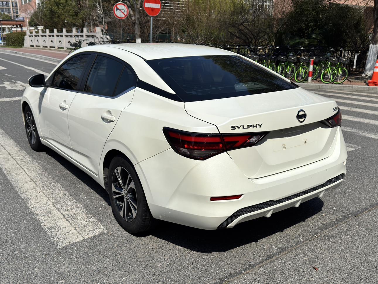 Nissan Sylphy 2021 thumb 3