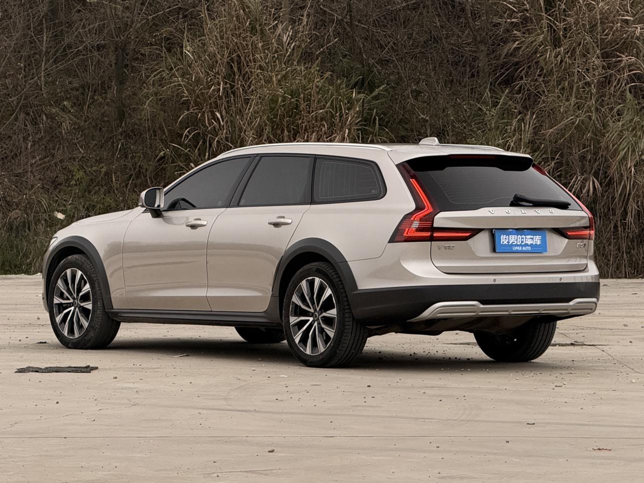 Volvo V90 2023 thumb 3