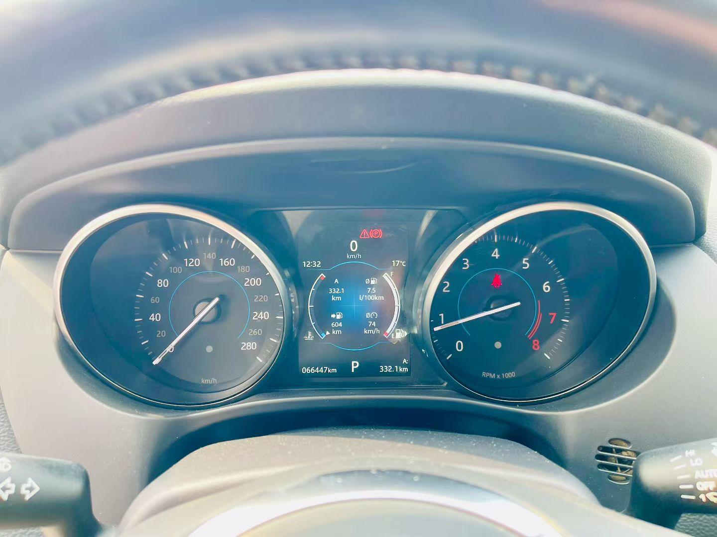 Jaguar F-Pace 2018 thumb 4
