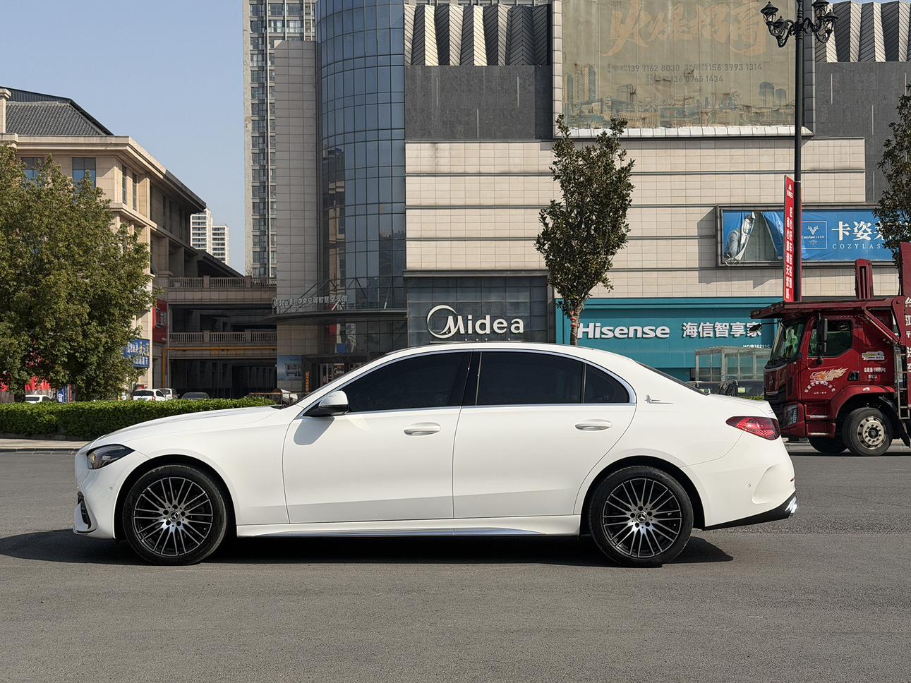 Mercedes-Benz C-Class 2023 thumb 2