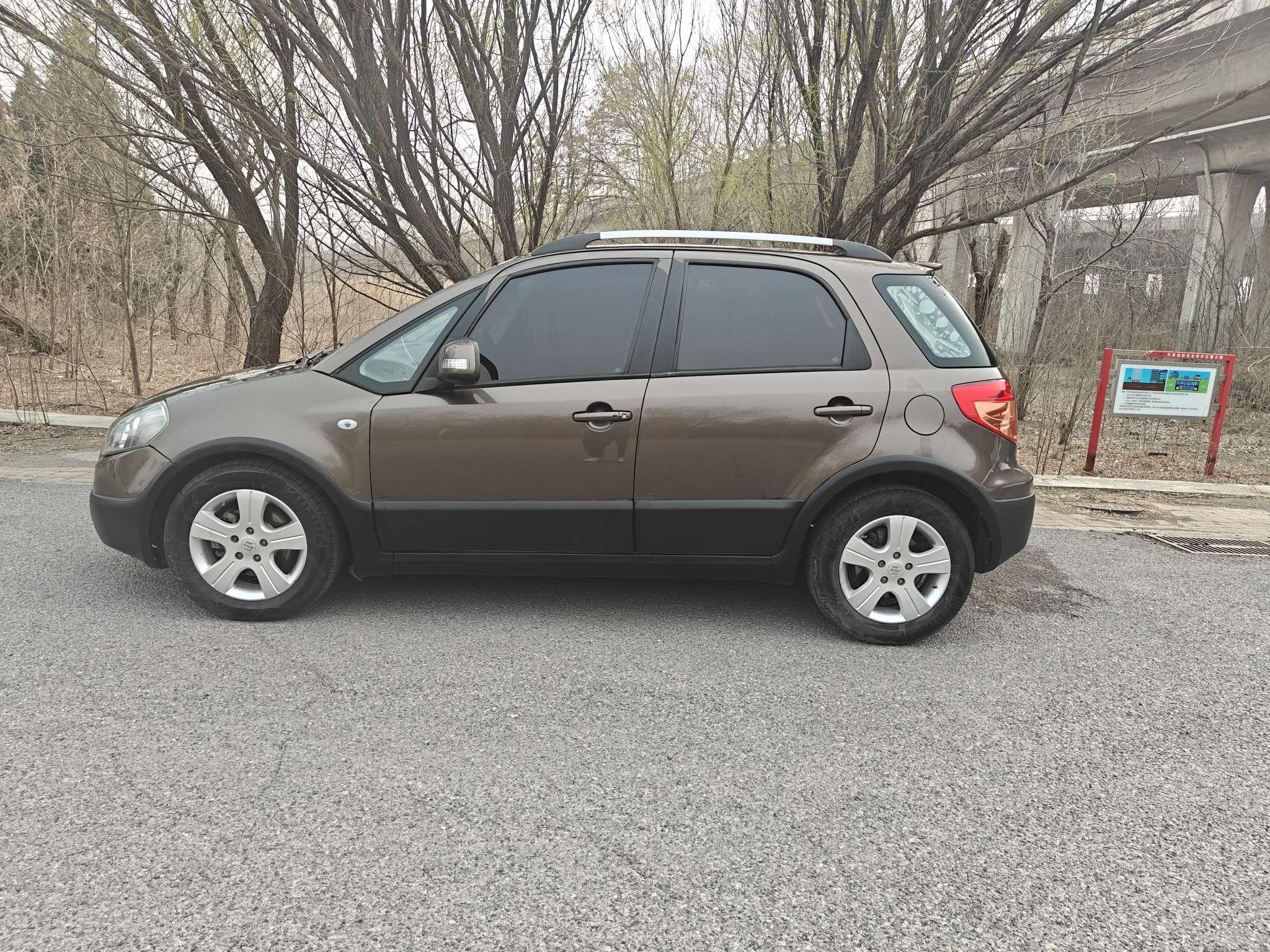 Suzuki SX4 2012 thumb 2