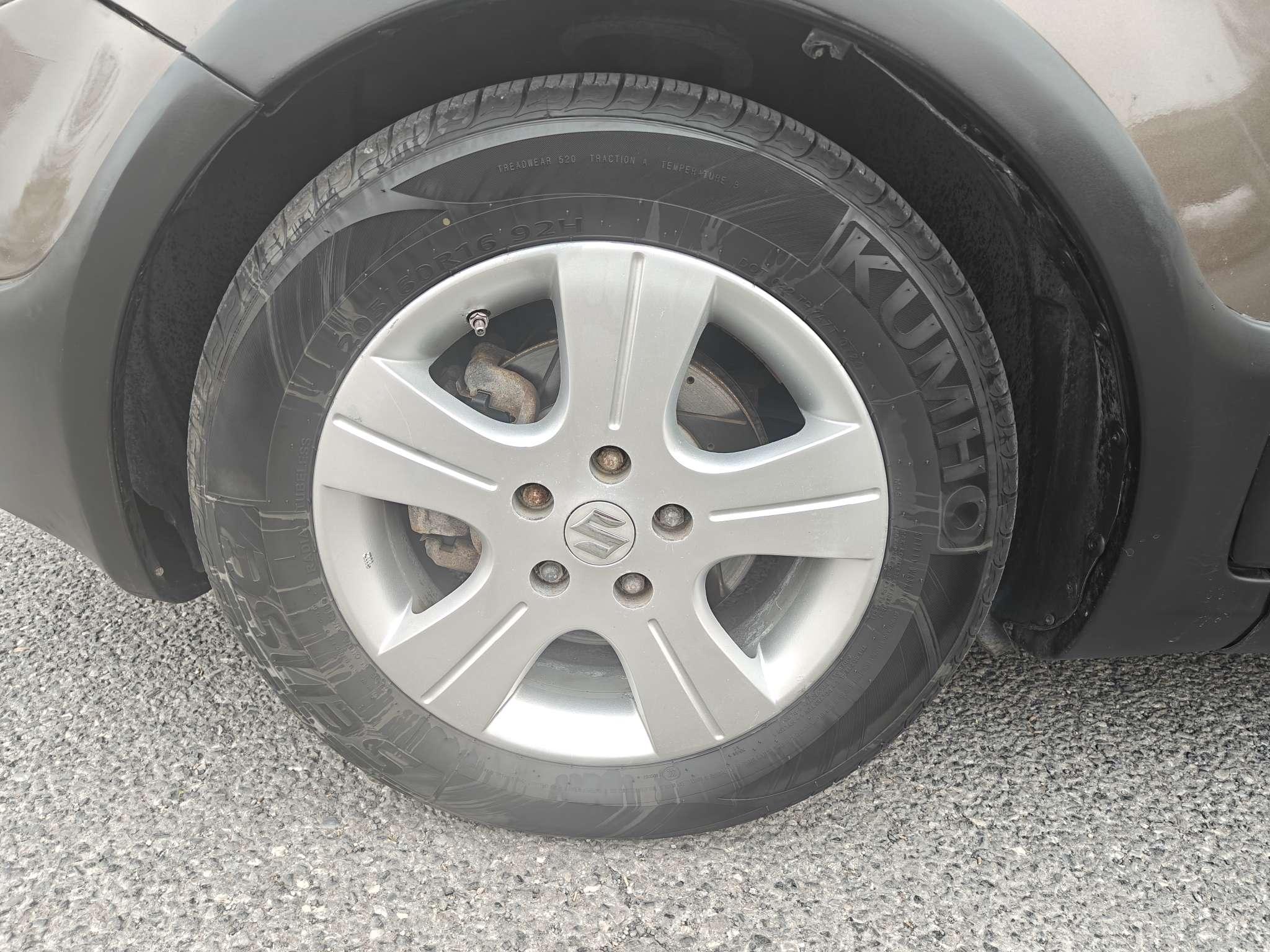 Suzuki SX4 2012 thumb 6