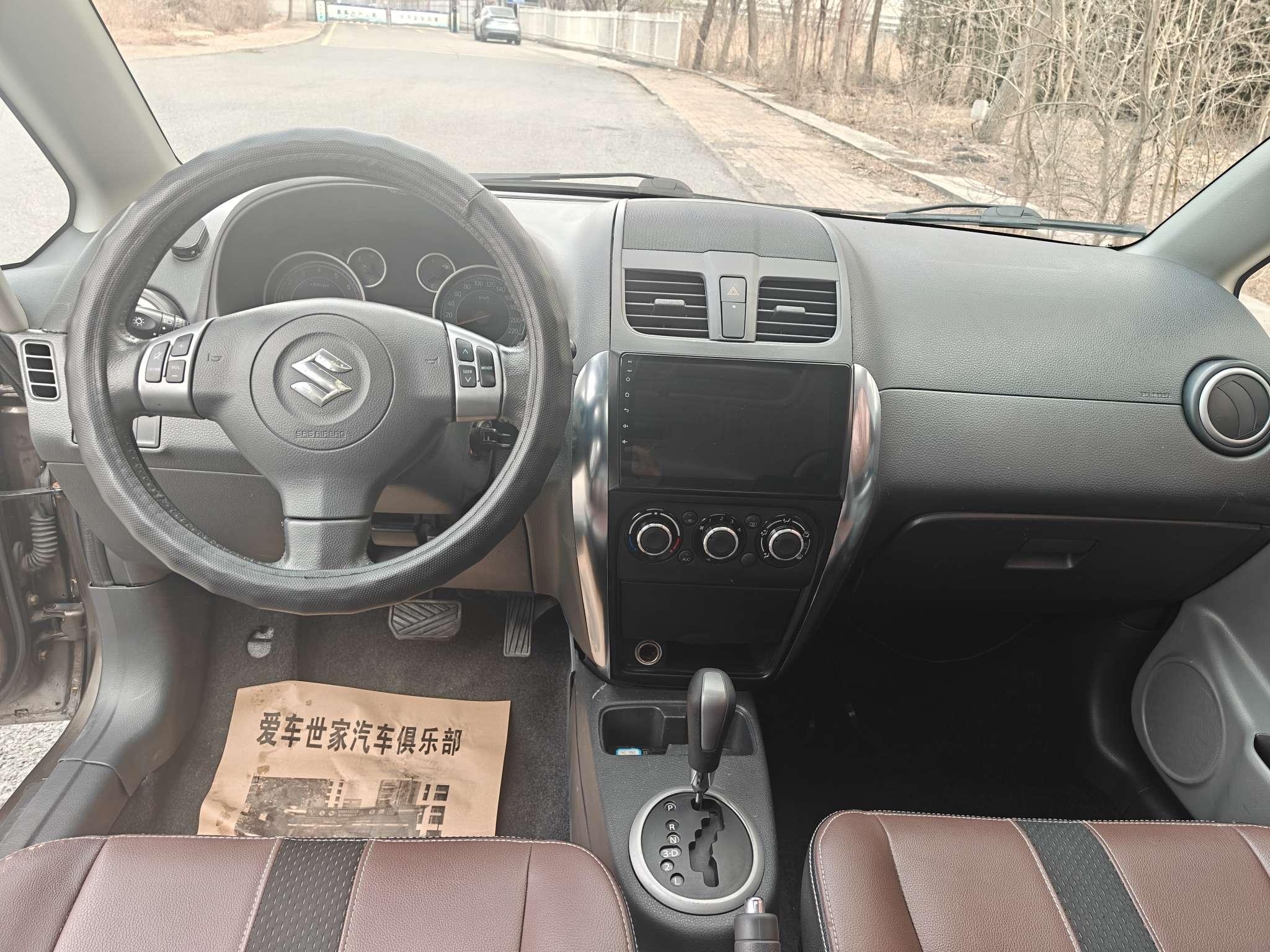 Suzuki SX4 2012 thumb 9
