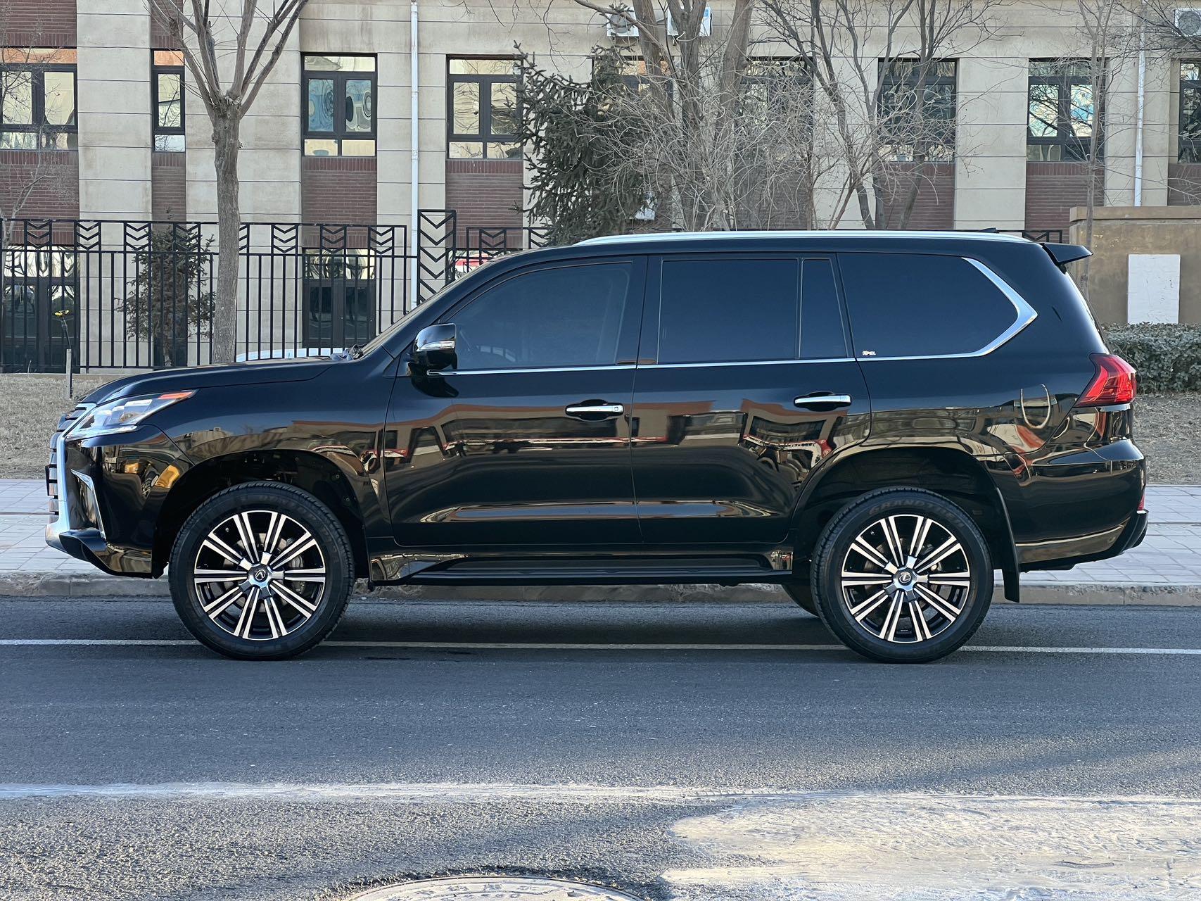 Lexus LX 2022 thumb 2