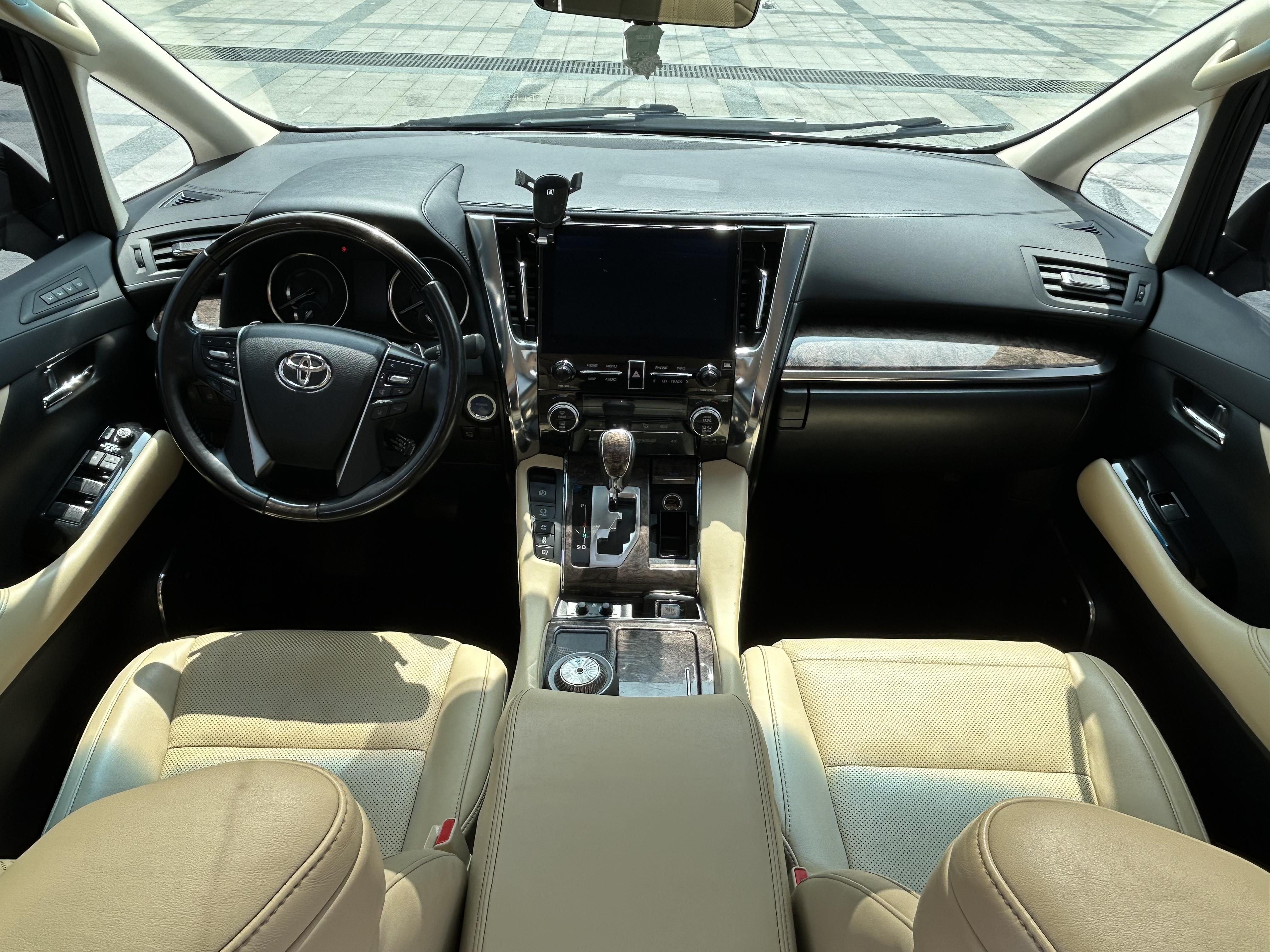 Toyota Alphard 2021 thumb 8