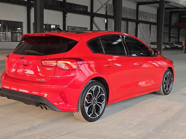 Ford Focus ST 2020 thumb 2