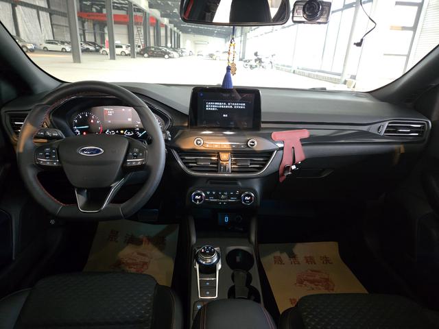 Ford Focus ST 2020 thumb 6