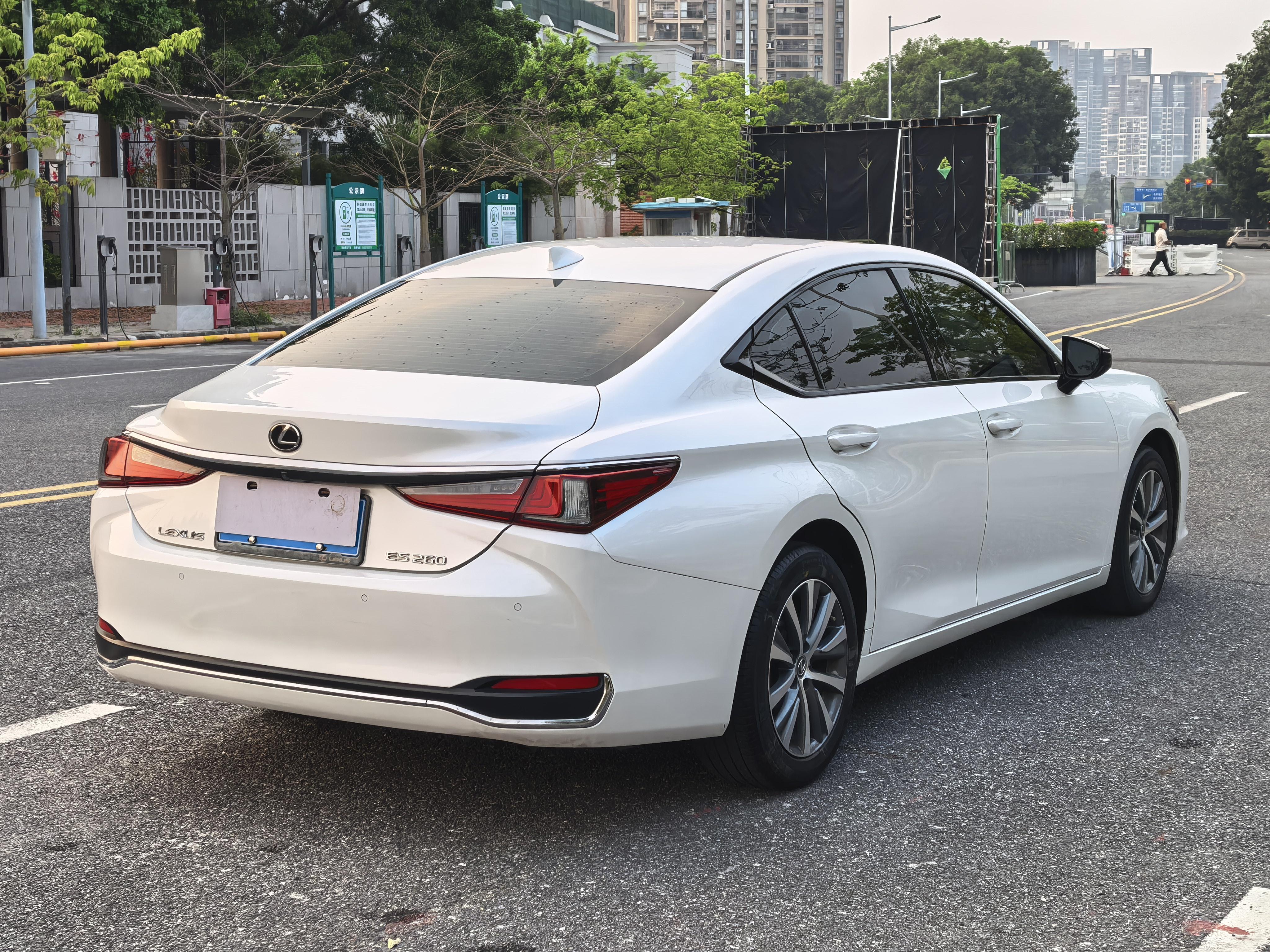 Lexus ES 2021 thumb 5
