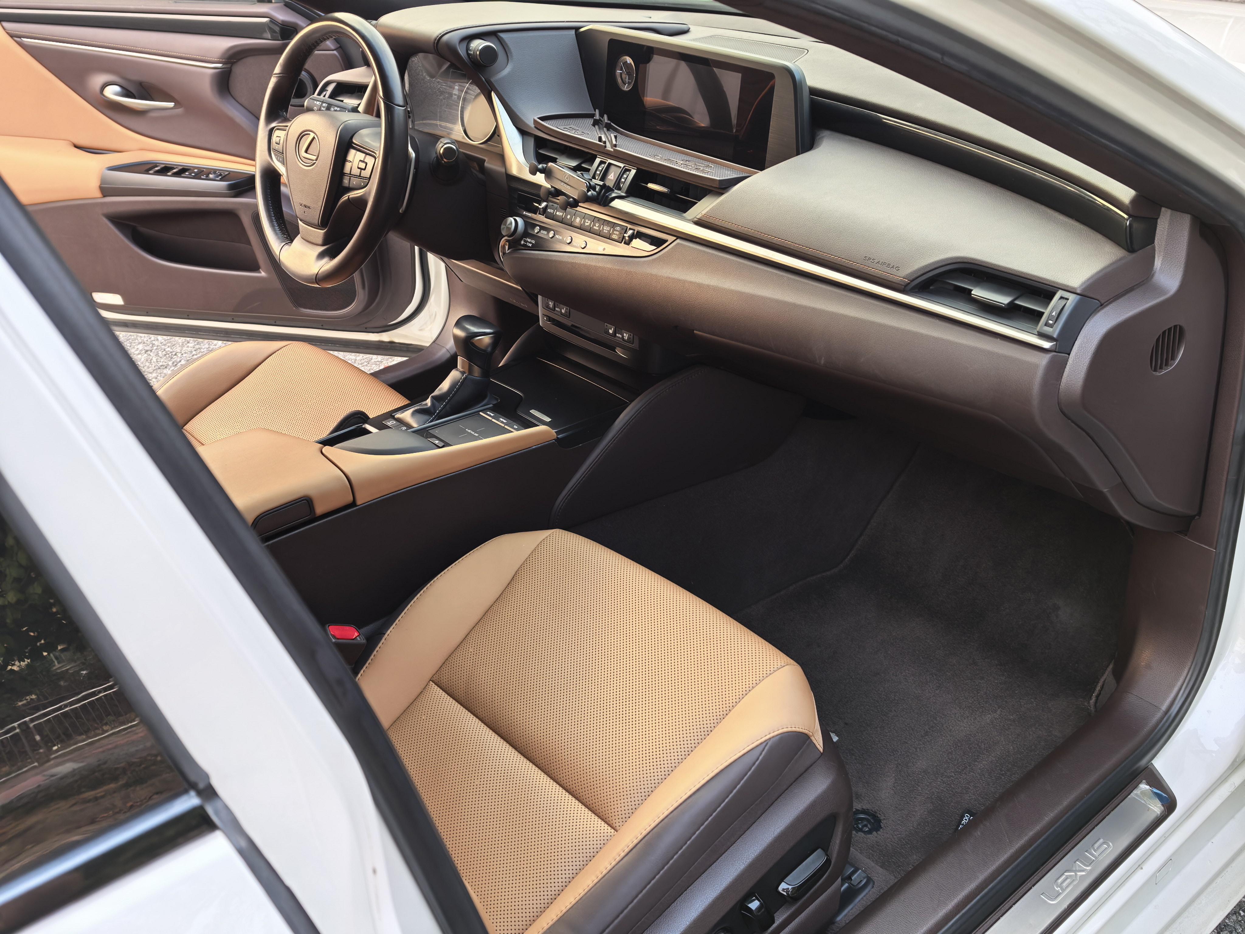 Lexus ES 2021 thumb 8
