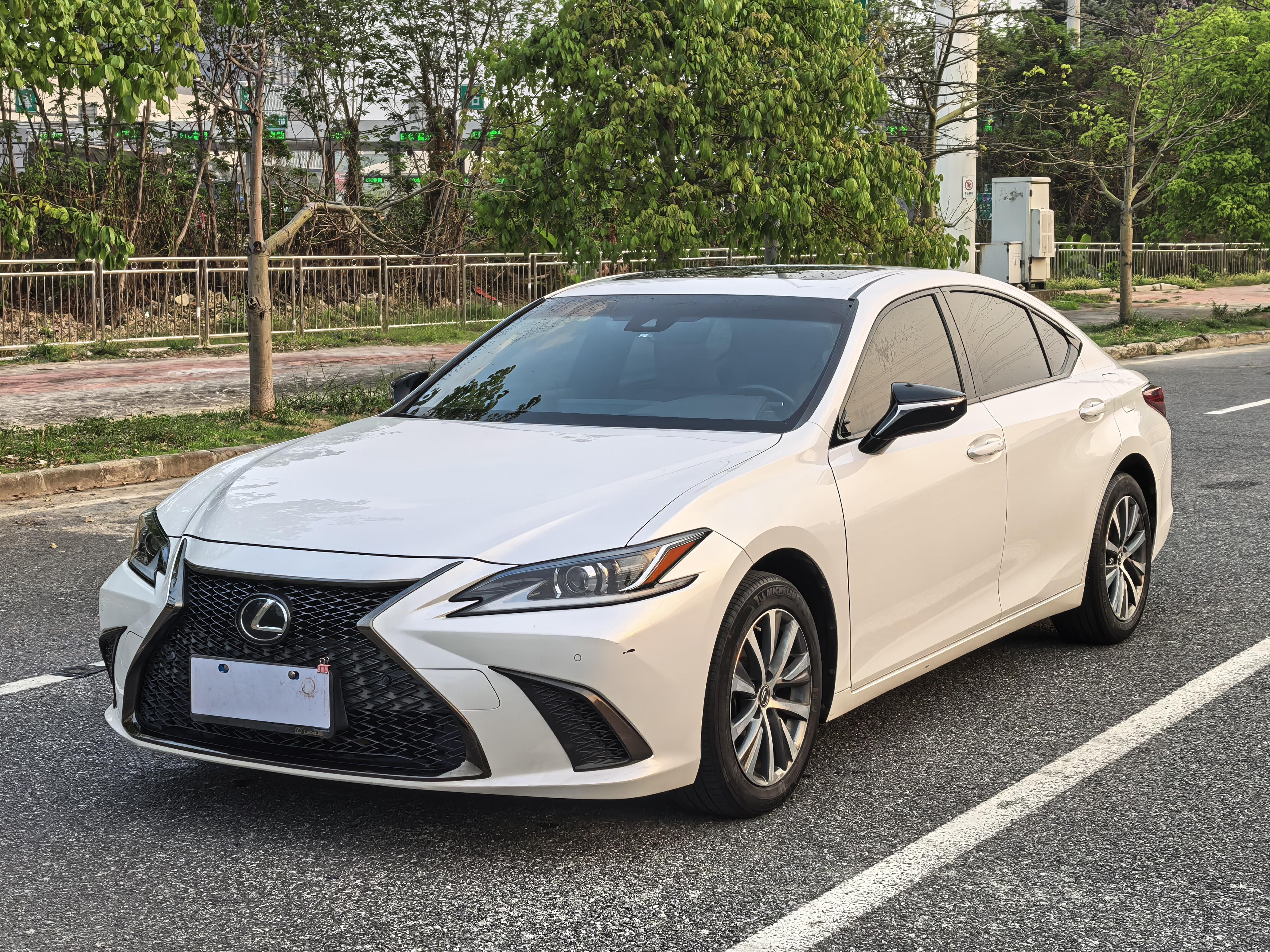 Lexus ES 2021 thumb 9