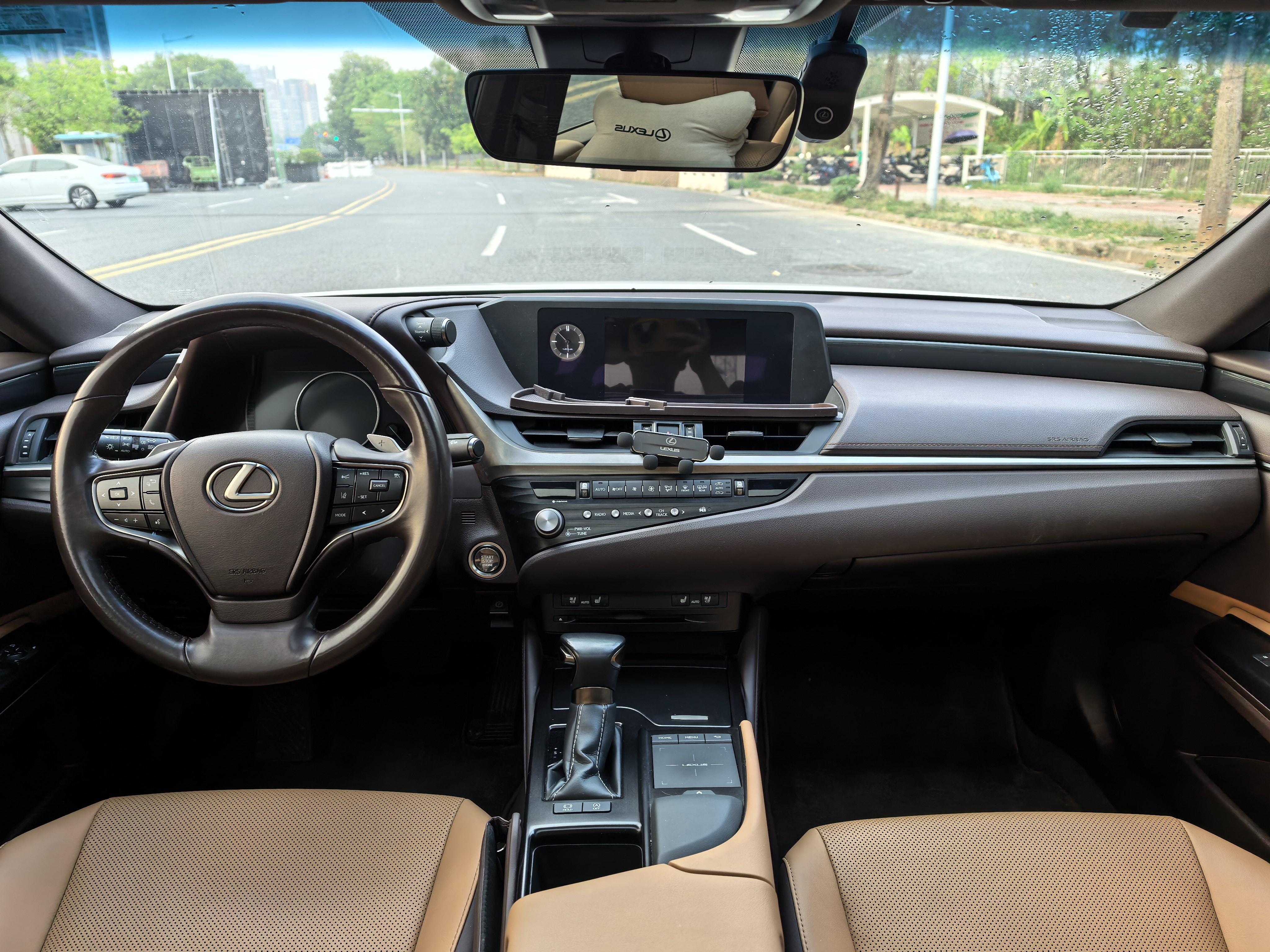 Lexus ES 2021 thumb 10
