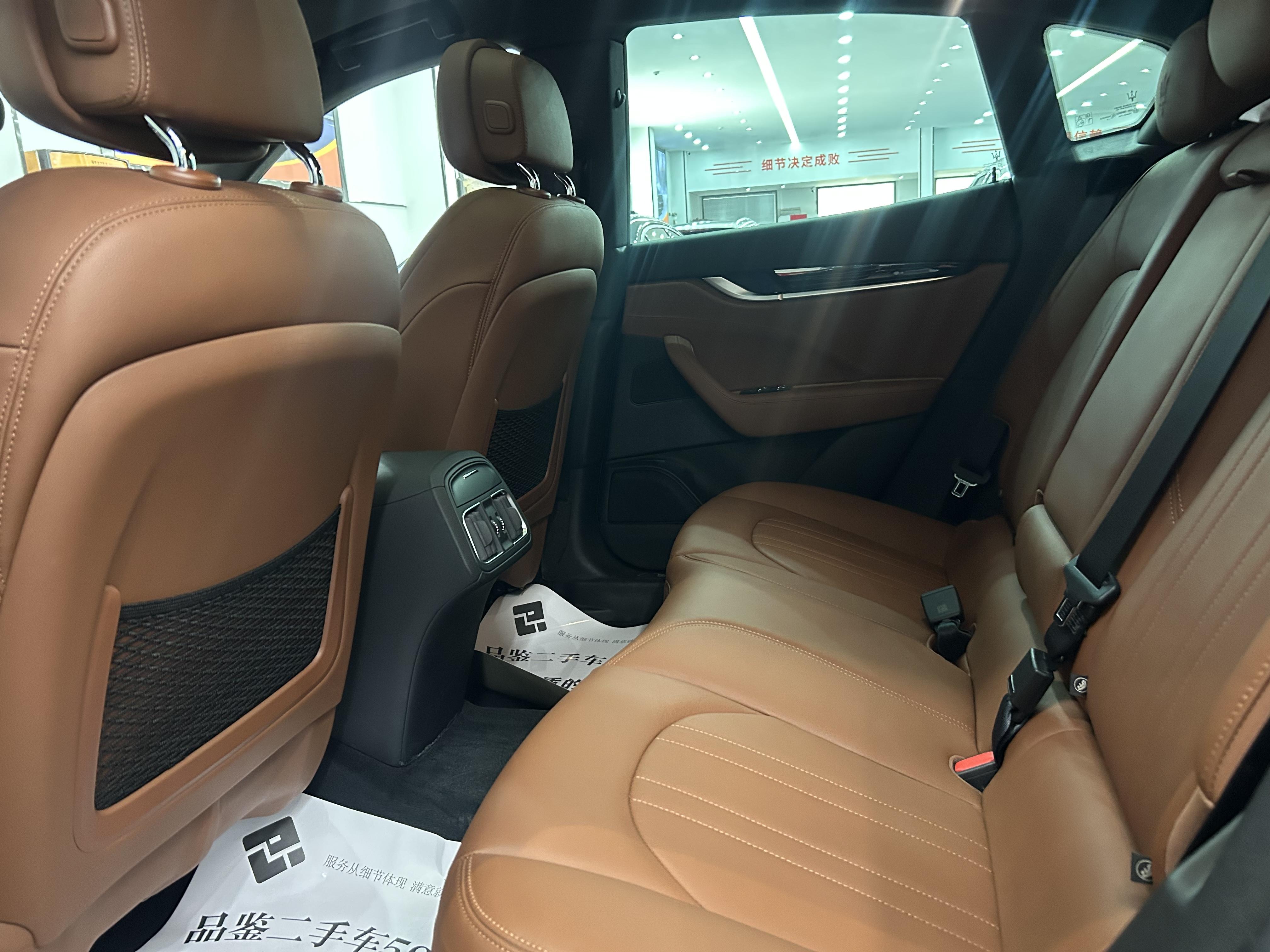 Maserati Levante 2019 thumb 10
