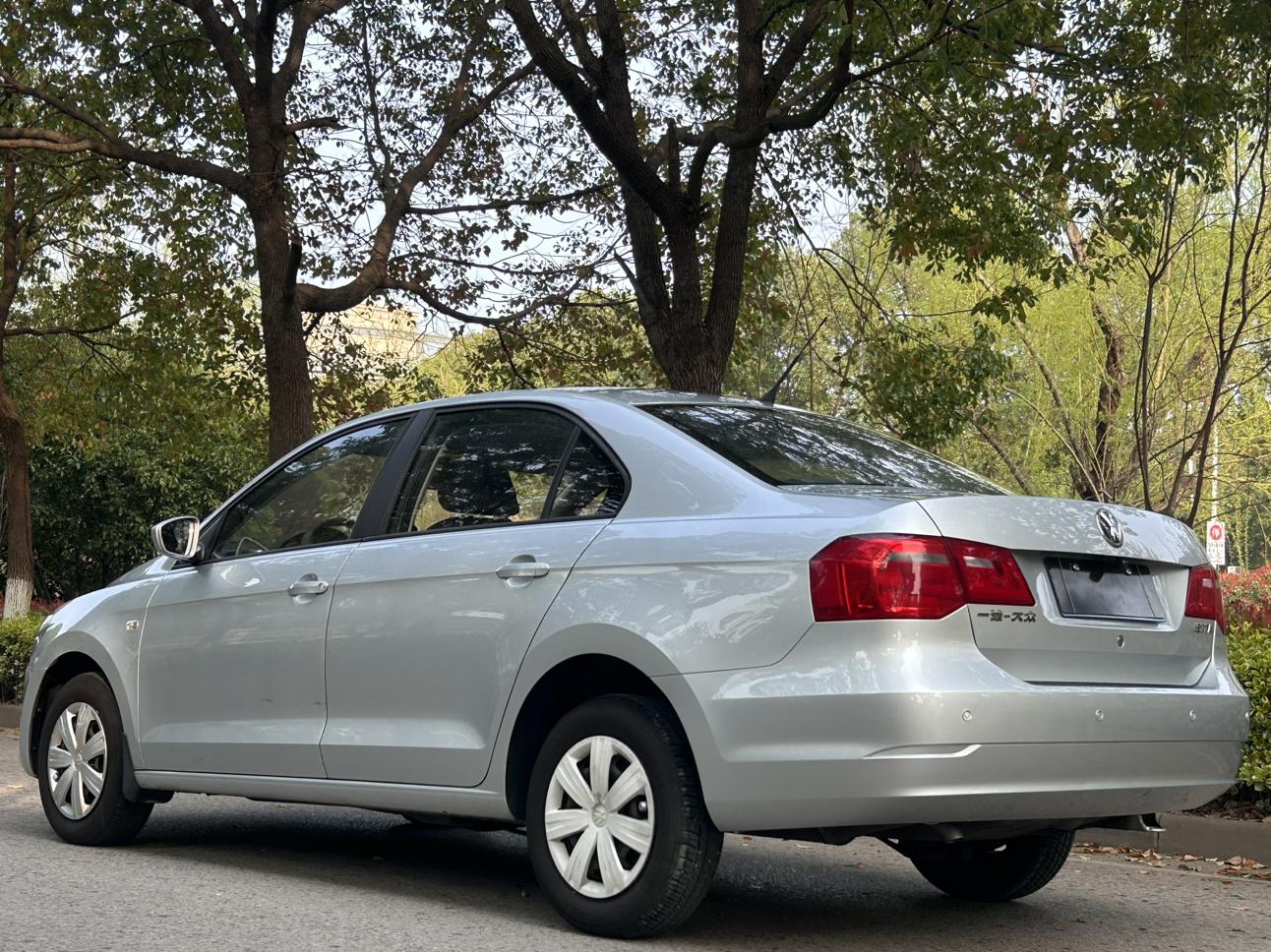 Volkswagen Jetta 2013 thumb 2
