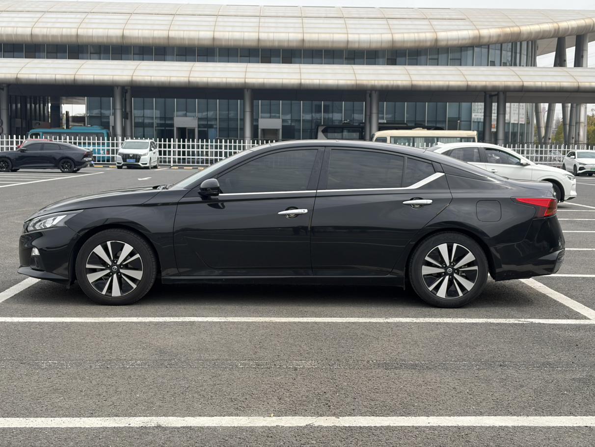 Nissan Altima 2022 thumb 10