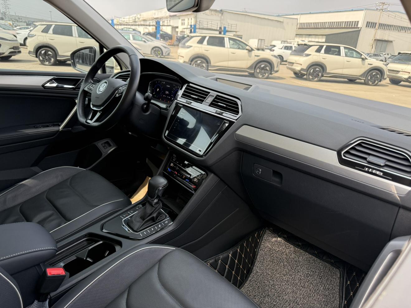 Volkswagen Tiguan 2020 thumb 4