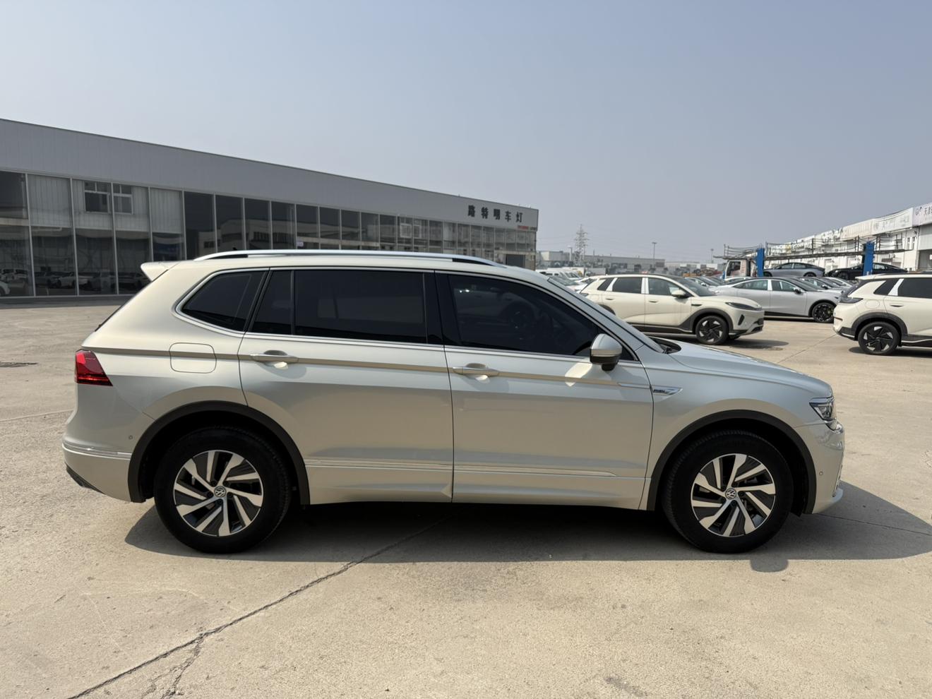 Volkswagen Tiguan 2020 thumb 12