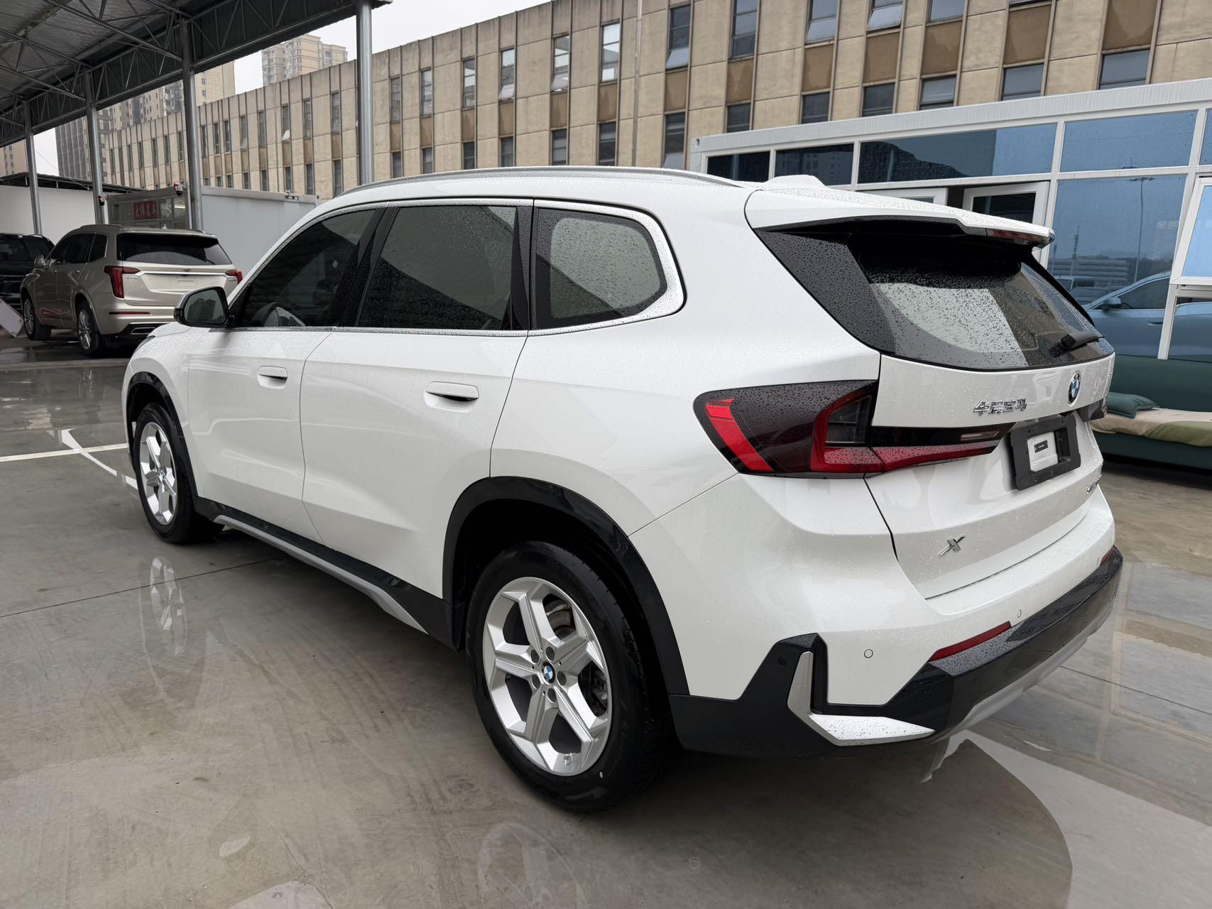 BMW X1 2023 thumb 2