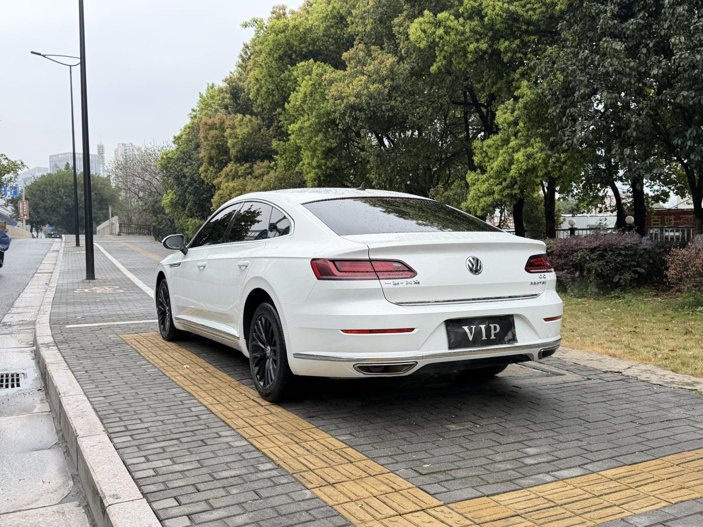 Volkswagen Arteon 2019 thumb 2