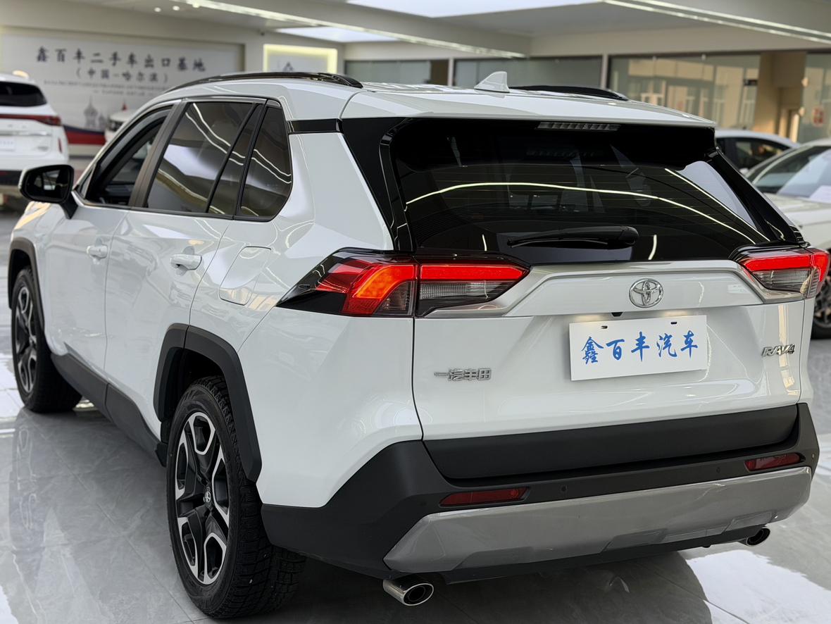 Toyota RAV4 2022 thumb 2