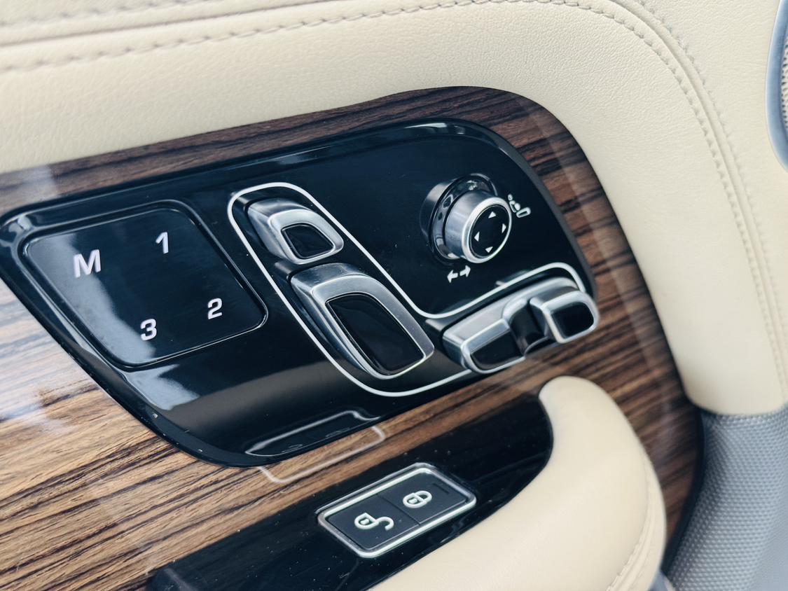 Land Rover Range Rover 2018 thumb 12
