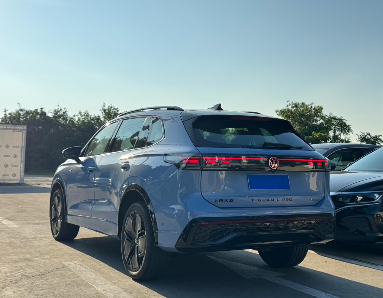 Volkswagen Tiguan 2024 thumb 2